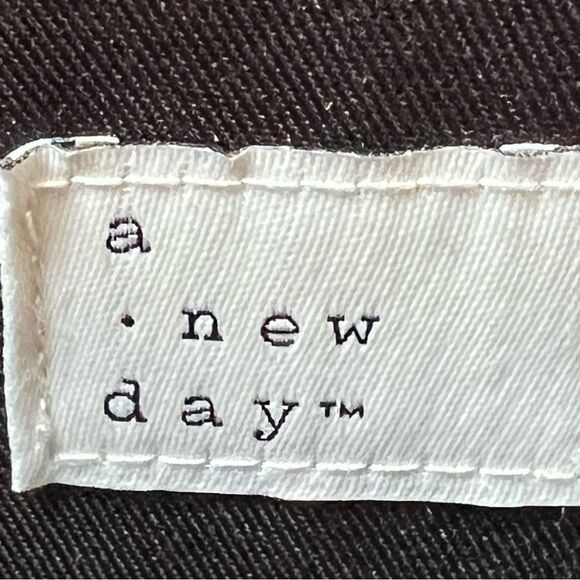 A New Day Women’s Black Vegan Faux Leather Wristlet Wallet - Picture 9 of 12